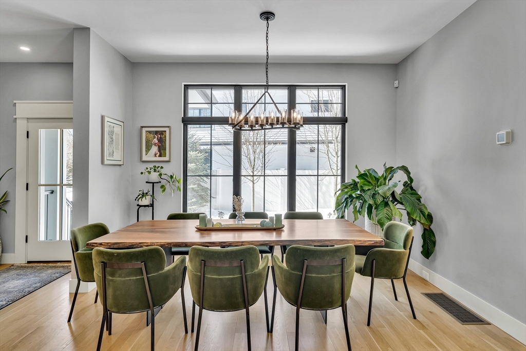 32 Lantern Lane Wellesley, MA 02481 - Photo 10 of 40