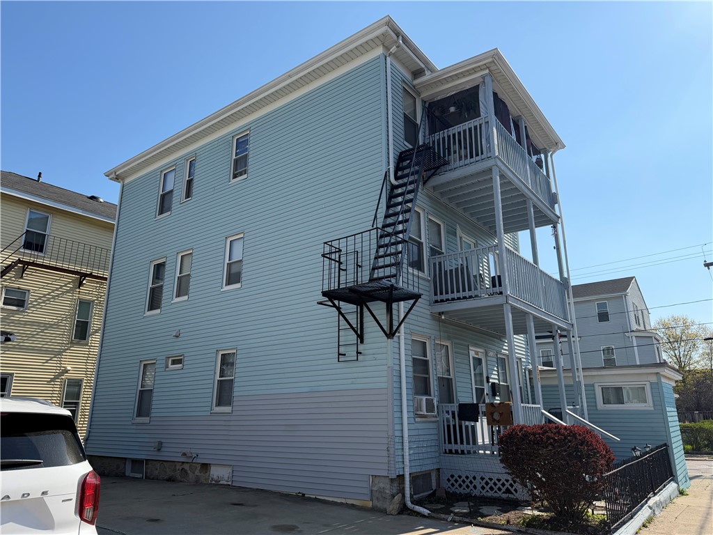 398 Willow Street Woonsocket, RI 02895 - Photo 6 of 25
