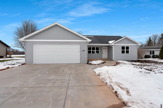 $405,900 | 8350 Pheasant Run Trail, Larsen, WI 54947