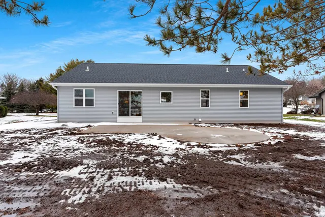 $405,900 | 8350 Pheasant Run Trail, Larsen, WI 54947