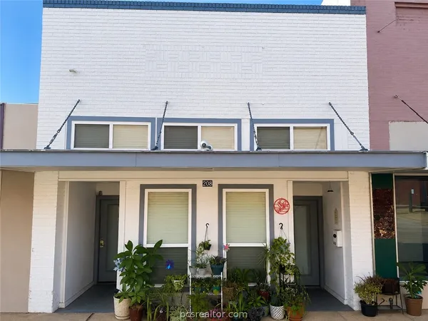 $365,000 | 205 West Buck Street, Caldwell, TX 77836