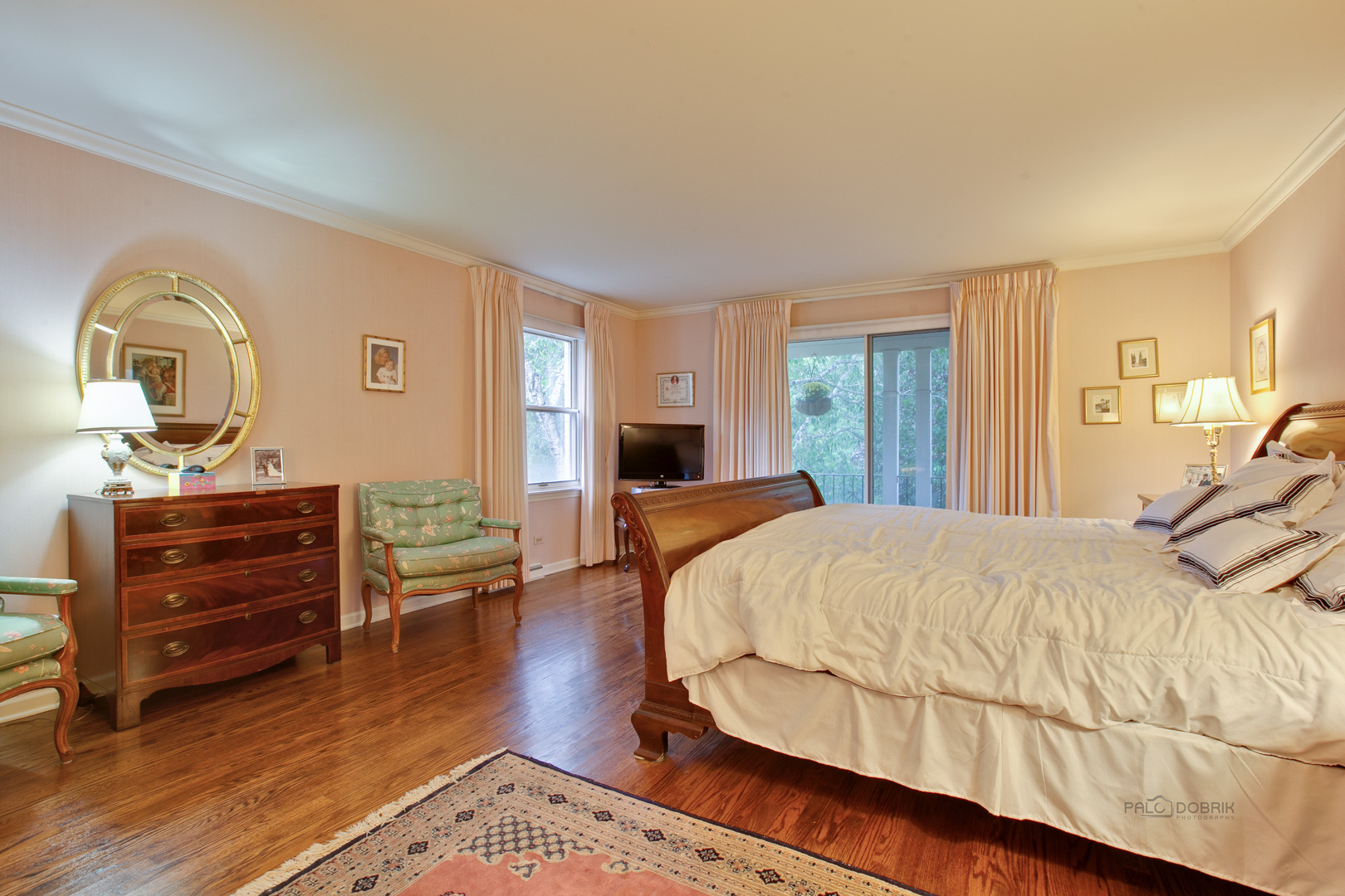 485 Rockefeller Road Lake Forest, IL 60045 - Photo 11 of 21 a bedroom with a bed and a dresser