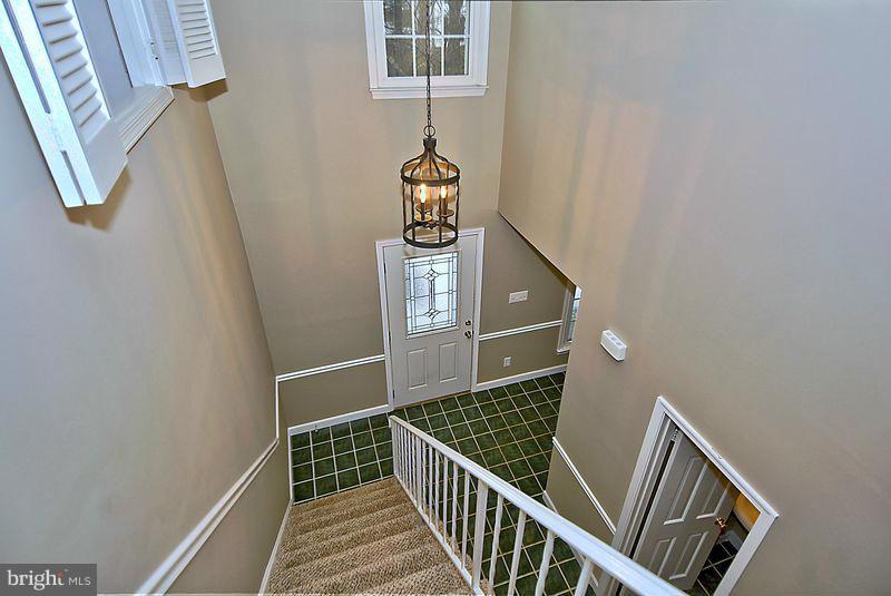 9924 Dellcastle Road Gaithersburg, MD 20886 - Photo 17 of 29 Foyer