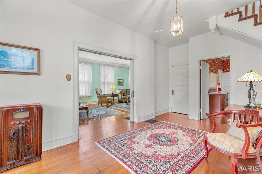 422 Adams Street Ferguson, MO 63135 - Photo 4 of 28