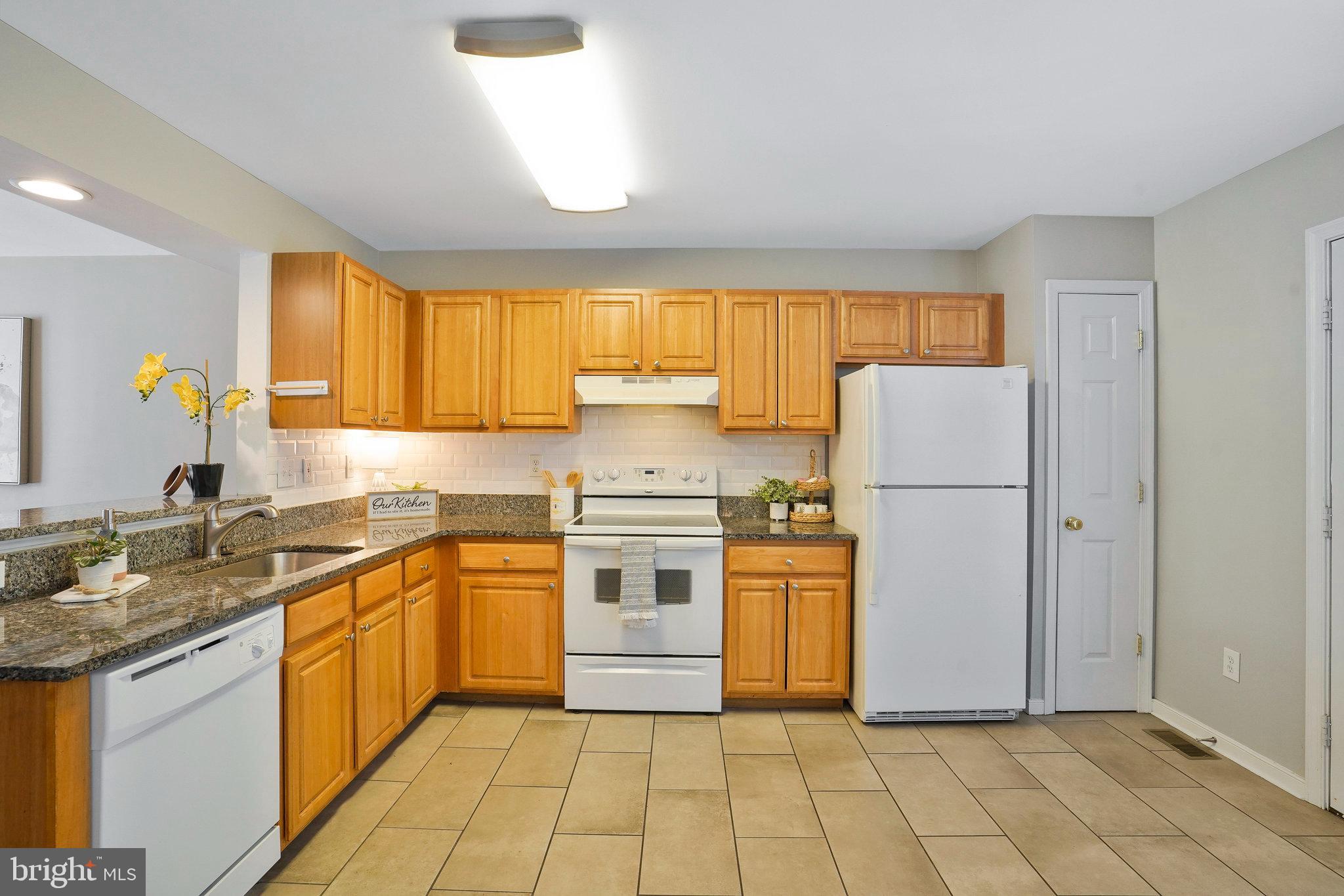 300 Torbert Loop Stafford, VA 22554 - Photo 6 of 31 Spacious Kitchen