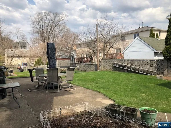 $3,200 | 421 North Avenue, Unit 2, Fort Lee, NJ 07024