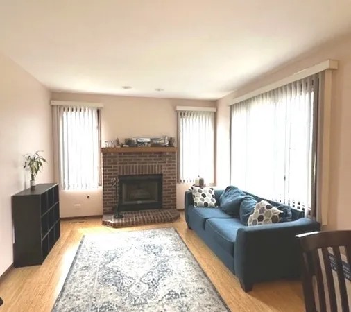 $389,900 | 1214 South Parkside Drive, Palatine, IL 60067
