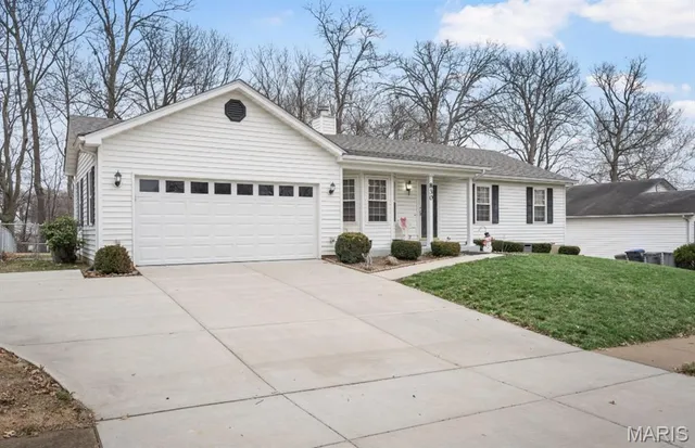 $339,900 | 830 Whispering Rock Drive, O'Fallon, MO 63366