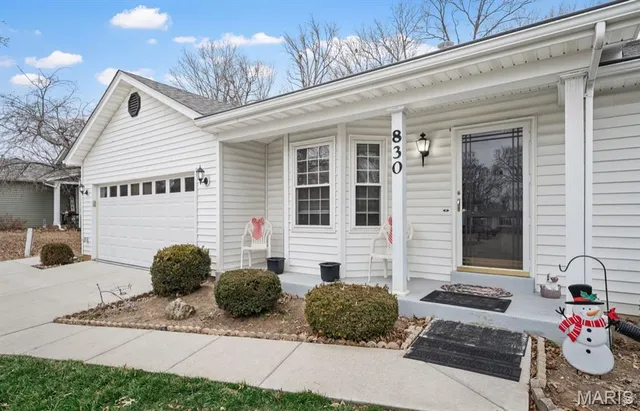 $339,900 | 830 Whispering Rock Drive, O'Fallon, MO 63366