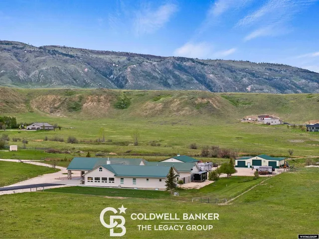 $2,100,000 | 4960 South Skyline Road, Casper, WY 82604