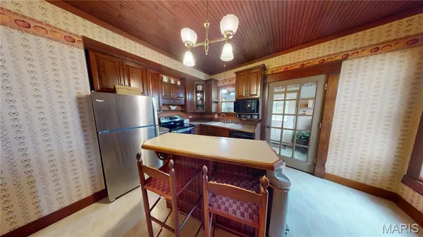 $259,900 | 114 East Main Street, Greenville, IL 62246