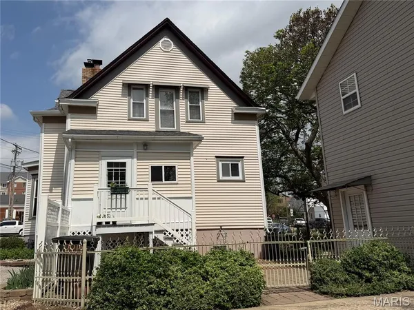 $259,900 | 114 East Main Street, Greenville, IL 62246