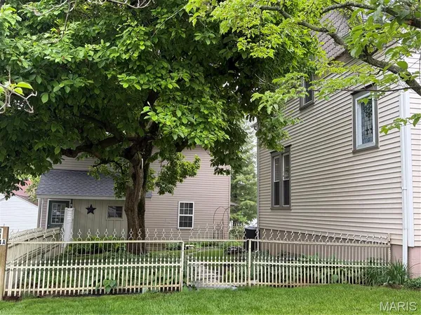 $259,900 | 114 East Main Street, Greenville, IL 62246