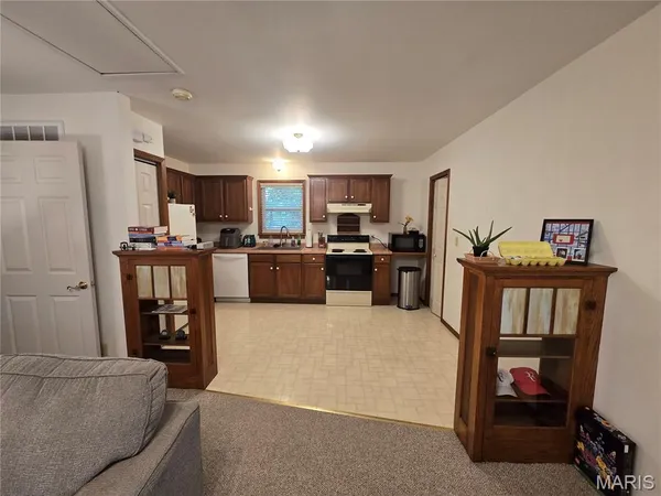 $259,900 | 114 East Main Street, Greenville, IL 62246