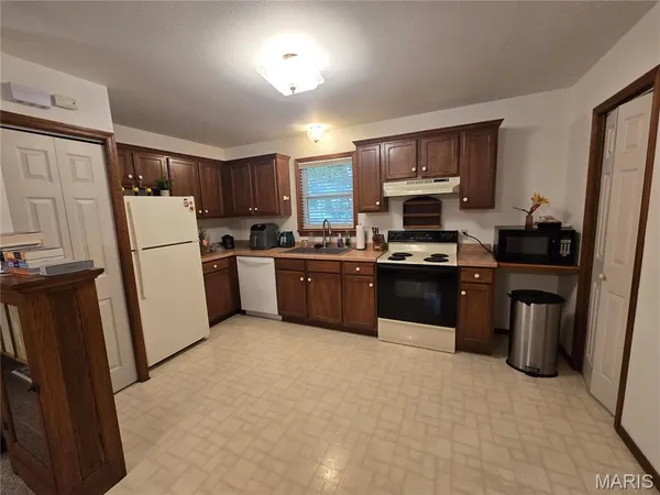 $259,900 | 114 East Main Street, Greenville, IL 62246