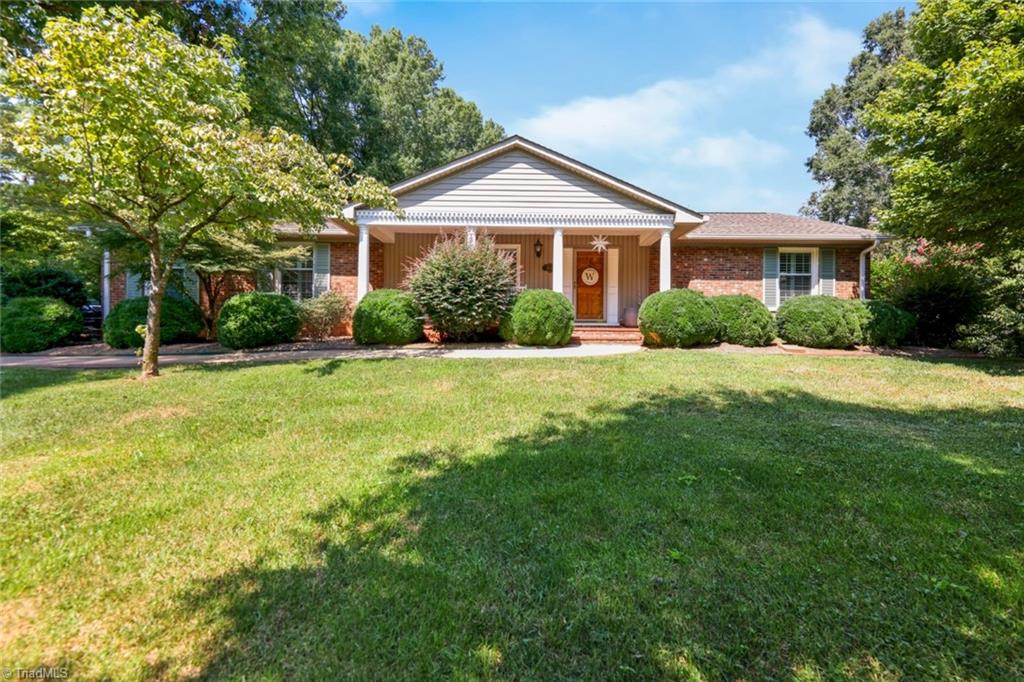 3640 Grandview Club Road Pfafftown, NC 27040 - Photo 1 of 40 Gallery Image 1