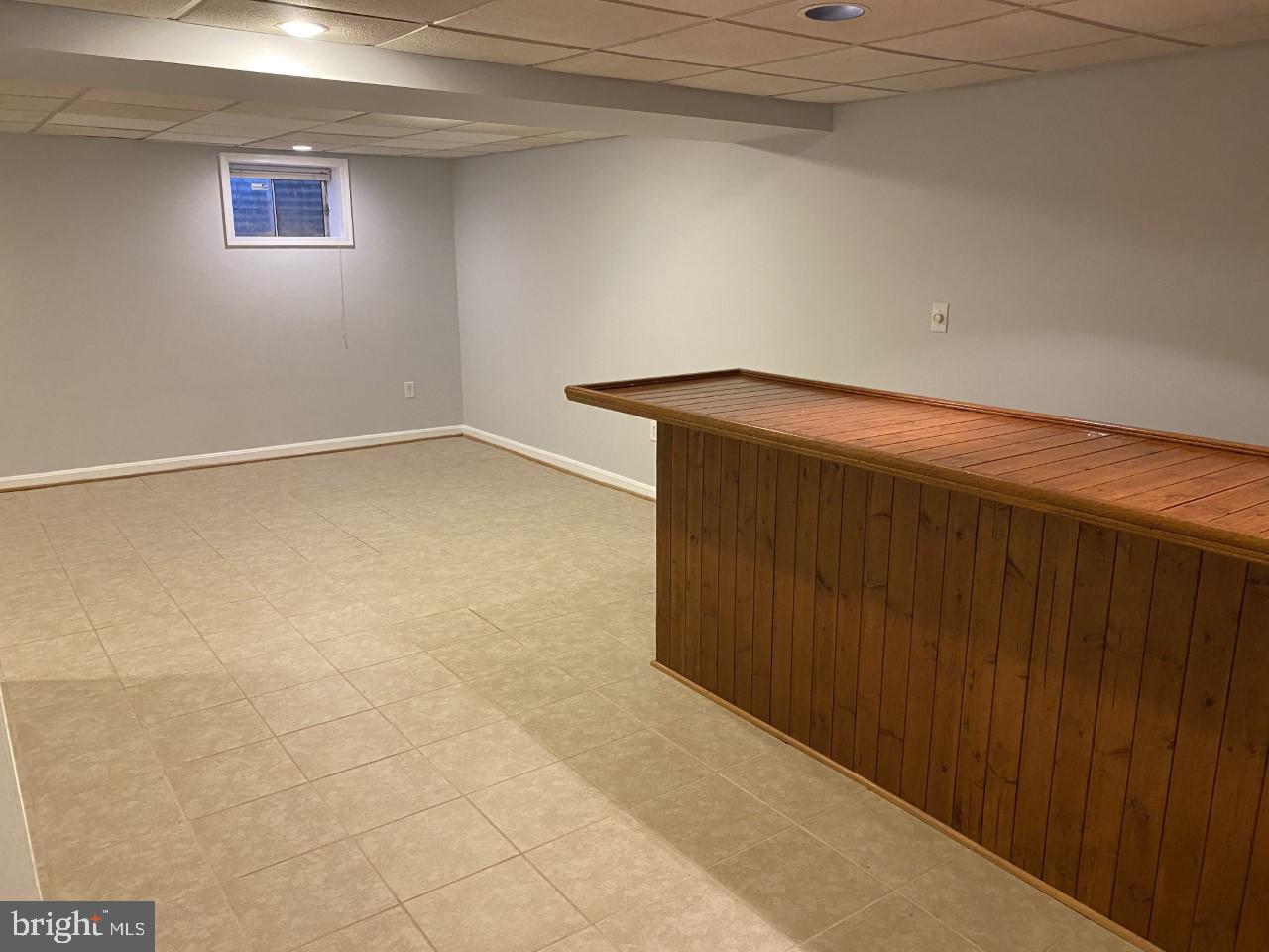 13600 Castle Cliff Way Silver Spring, MD 20904 - Photo 24 of 32 Basement & Bar