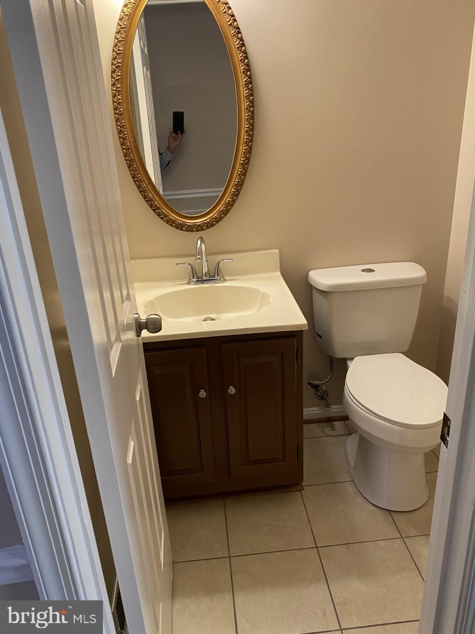 13600 Castle Cliff Way Silver Spring, MD 20904 - Photo 5 of 32 Powder rm