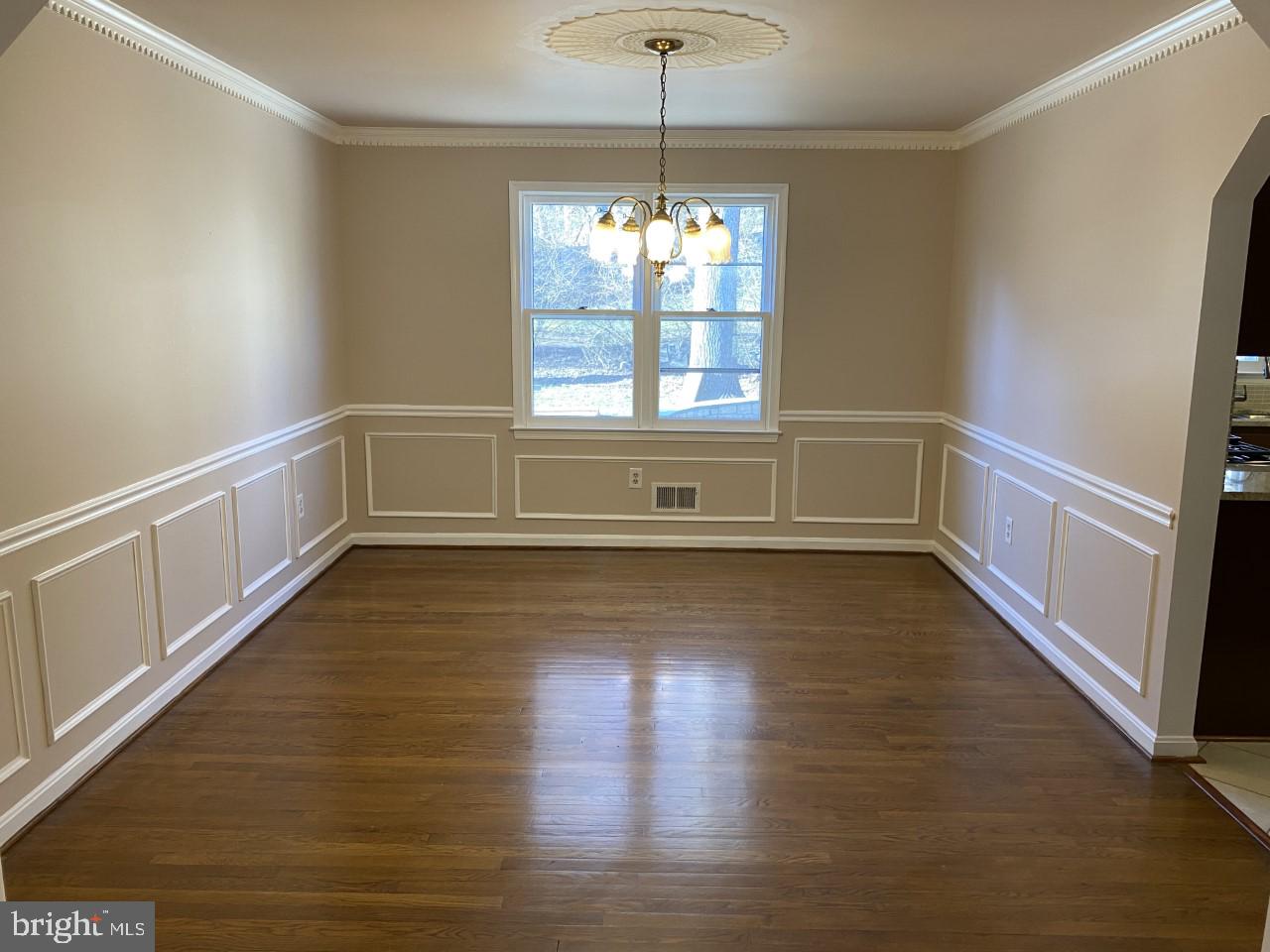 13600 Castle Cliff Way Silver Spring, MD 20904 - Photo 8 of 32 Dining rm