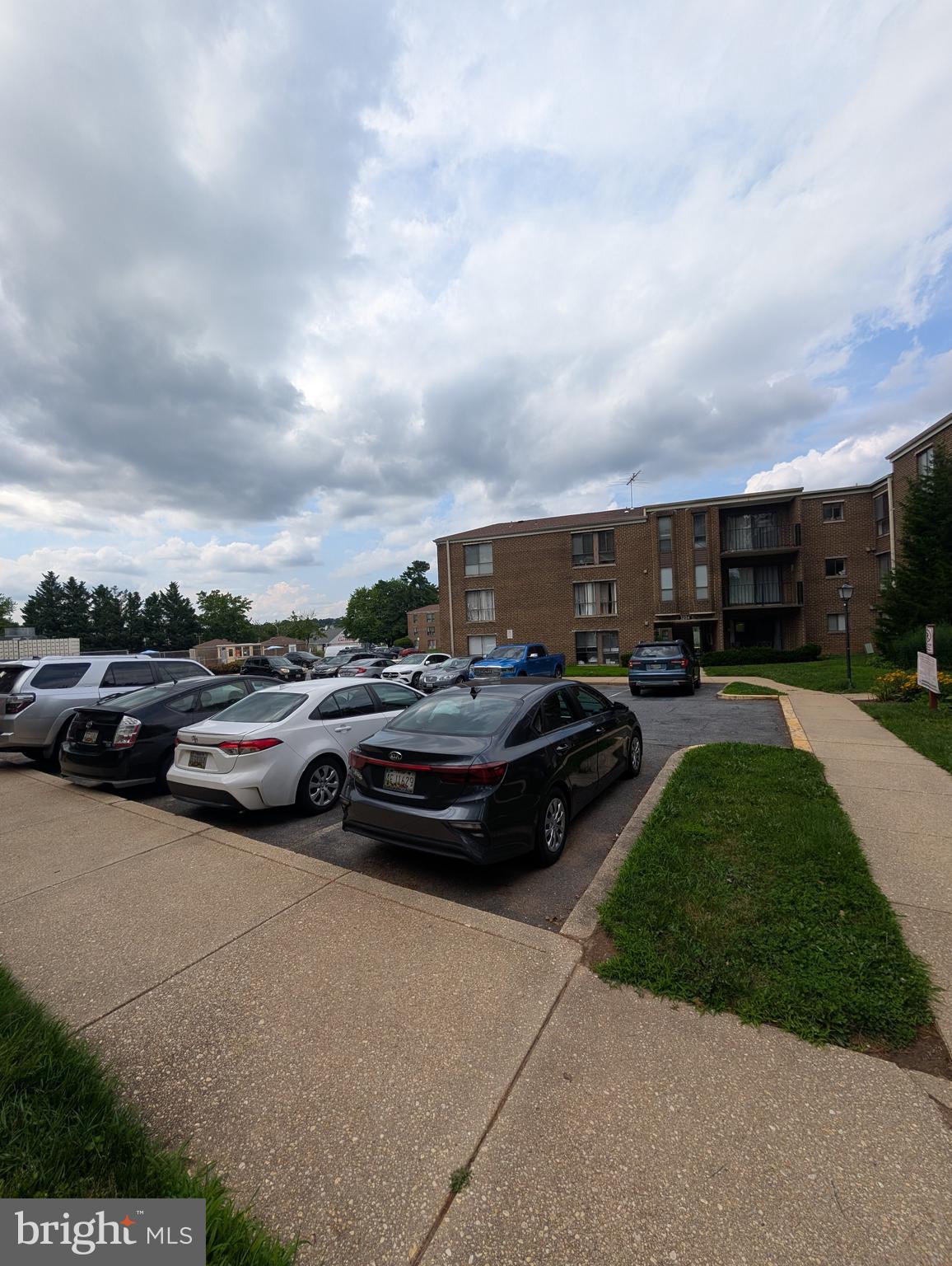 3230 Spartan Road Olney, MD 20832 - Photo 27 of 27 parking lot