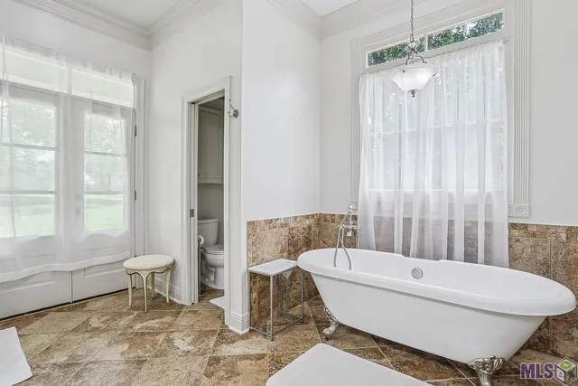 $1,150,000 | 5585 Highway 966, St. Francisville, LA 70775