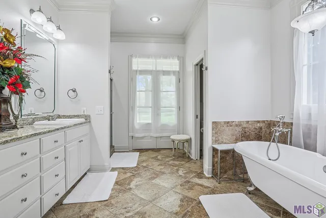 $1,150,000 | 5585 Highway 966, St. Francisville, LA 70775