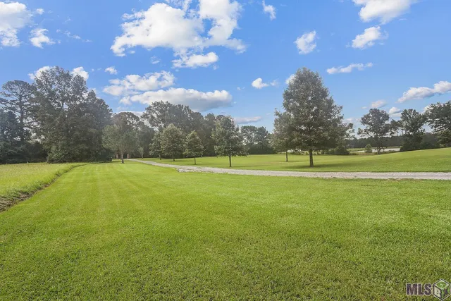 $1,150,000 | 5585 Highway 966, St. Francisville, LA 70775