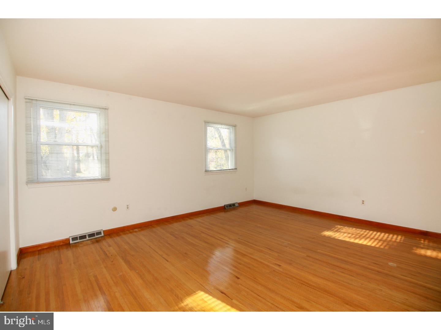 99 Hart Road Cherry Hill, NJ 08034 - Photo 11 of 24 Gallery Image 11