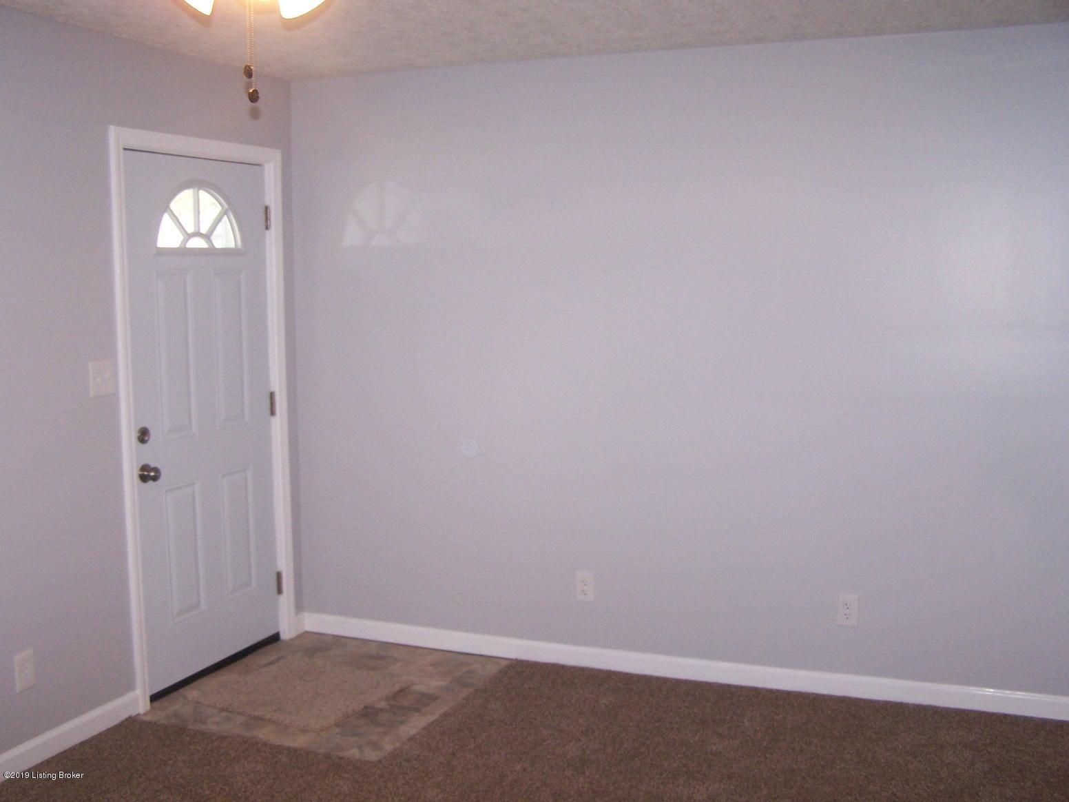3014 Gudgel Road Louisville, KY 40211 - Photo 3 of 18 100_0932