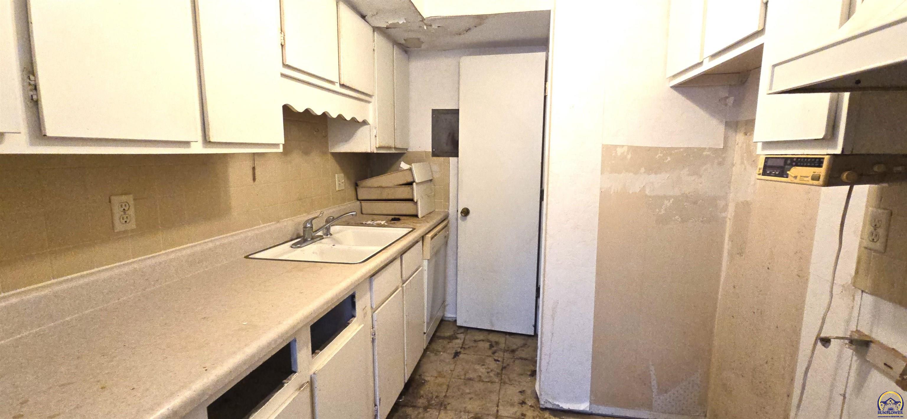 3008 Southwest Lydia Avenue, Unit 4 Topeka, KS 66614 - Photo 1 of 1