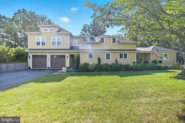 a view of a house with a big yard