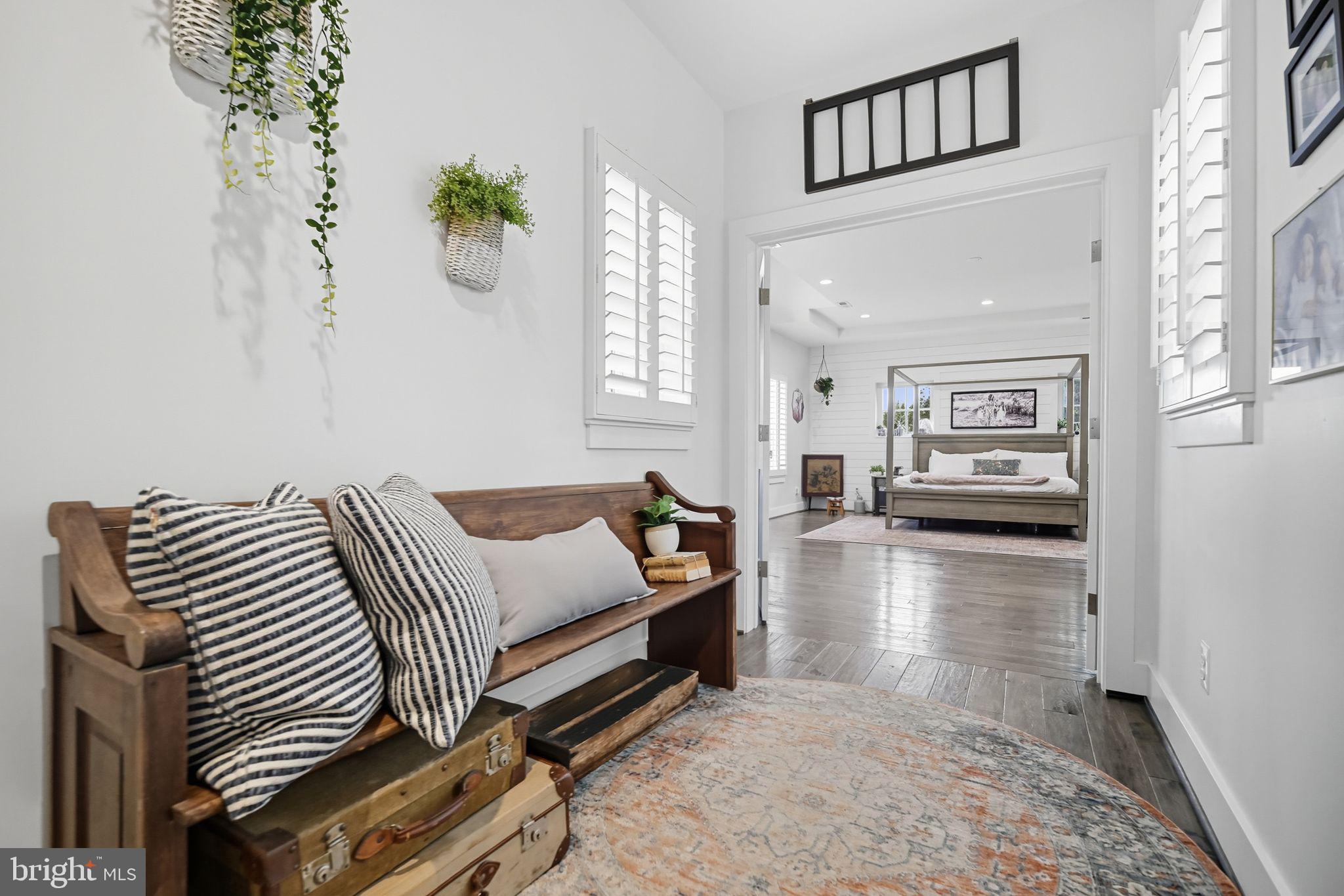 9105 Ewell Street Manassas, VA 20110 - Photo 47 of 81 Upper level hallway