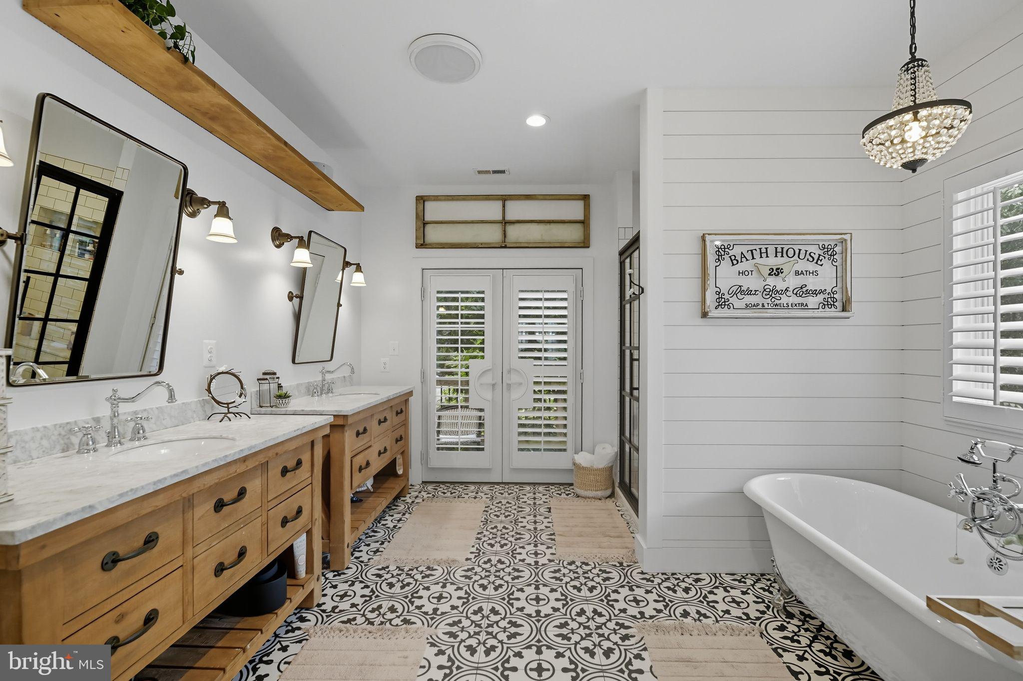 9105 Ewell Street Manassas, VA 20110 - Photo 54 of 81 Huge primary bath w/decorative tile &custom shower