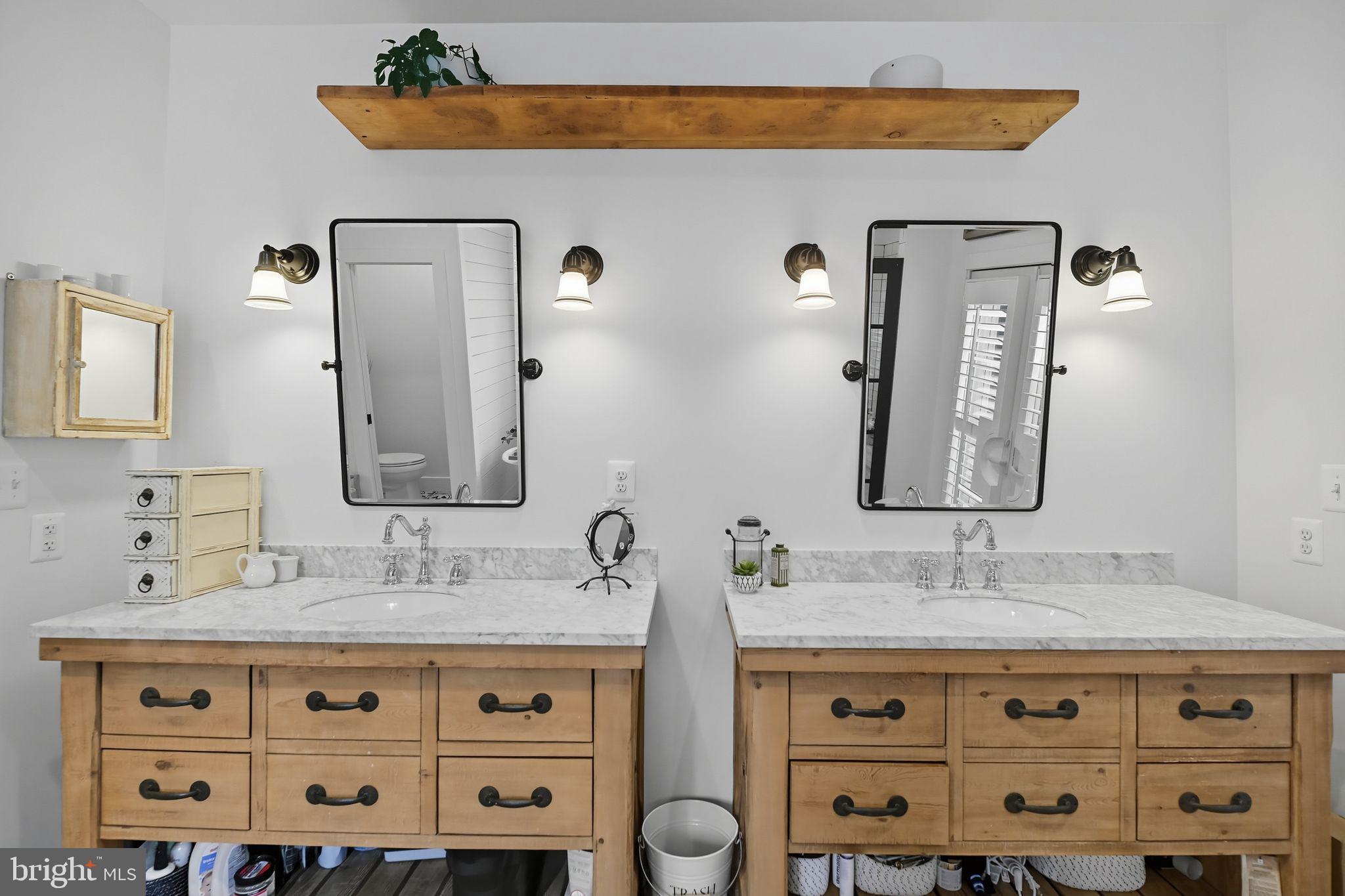 9105 Ewell Street Manassas, VA 20110 - Photo 56 of 81 Primary bath with dual vanities