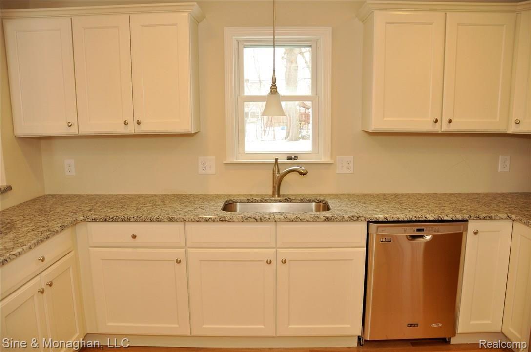 1377 Audubon Road Grosse Pointe, MI 48230 - Photo 10 of 32 1377 Audubon-28.JPG
