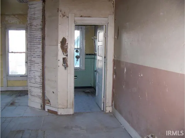 $180,000 | 196 East Main Street, Wabash, IN 46992