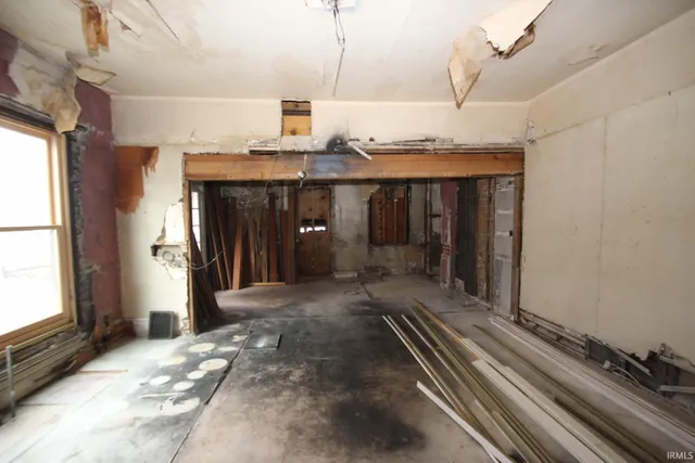 $180,000 | 196 East Main Street, Wabash, IN 46992