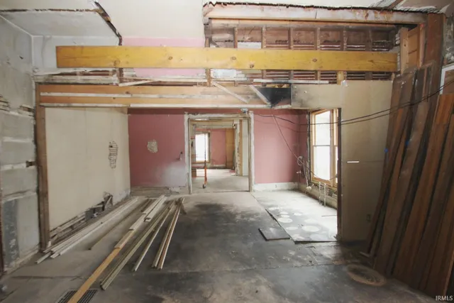 $180,000 | 196 East Main Street, Wabash, IN 46992