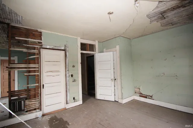 $180,000 | 196 East Main Street, Wabash, IN 46992