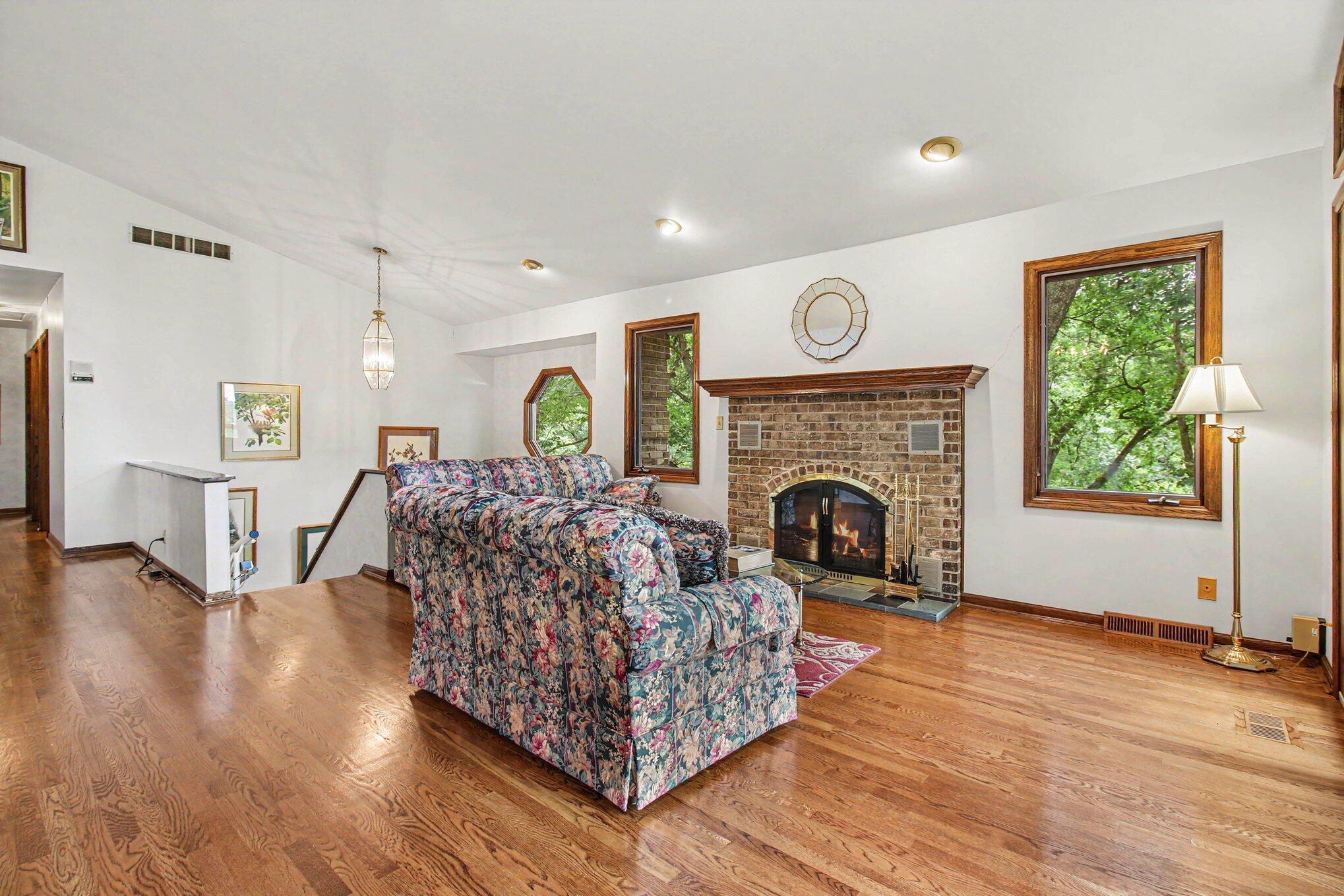 829 Lincoln Road Bellevue, KY 41073 - Photo 8 of 49 file_7340