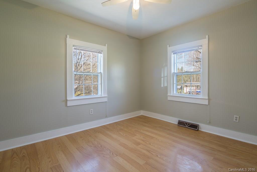 124 Morris Road Brevard, NC 28712 - Photo 7 of 10 Gallery Image 7