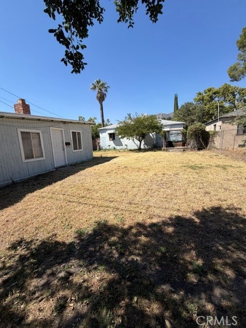 9941 France Tujunga, CA 91042 - Photo 2 of 2 Backyard