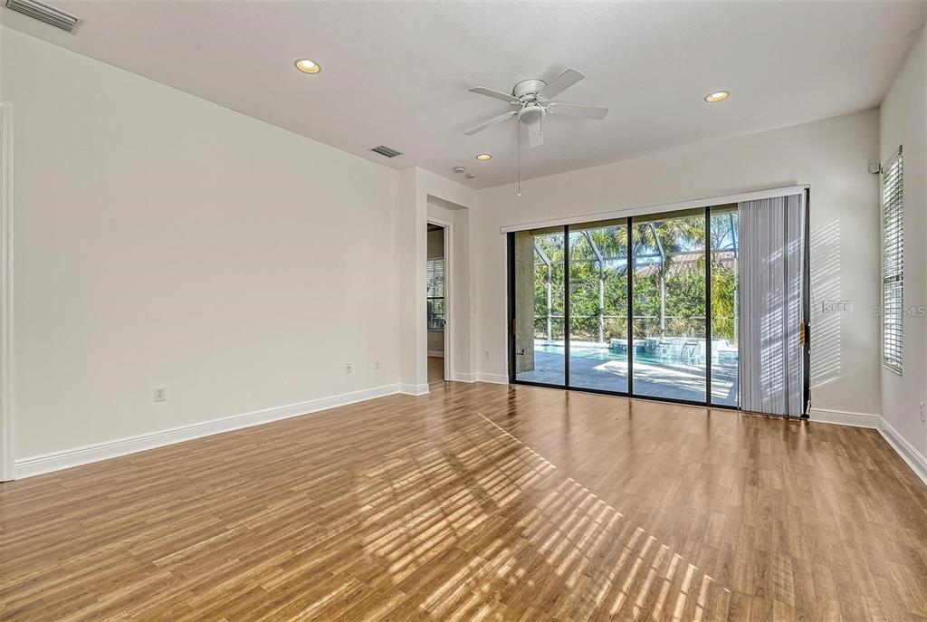 11409 Hawick Place Lakewood Ranch, FL 34202 - Photo 5 of 42