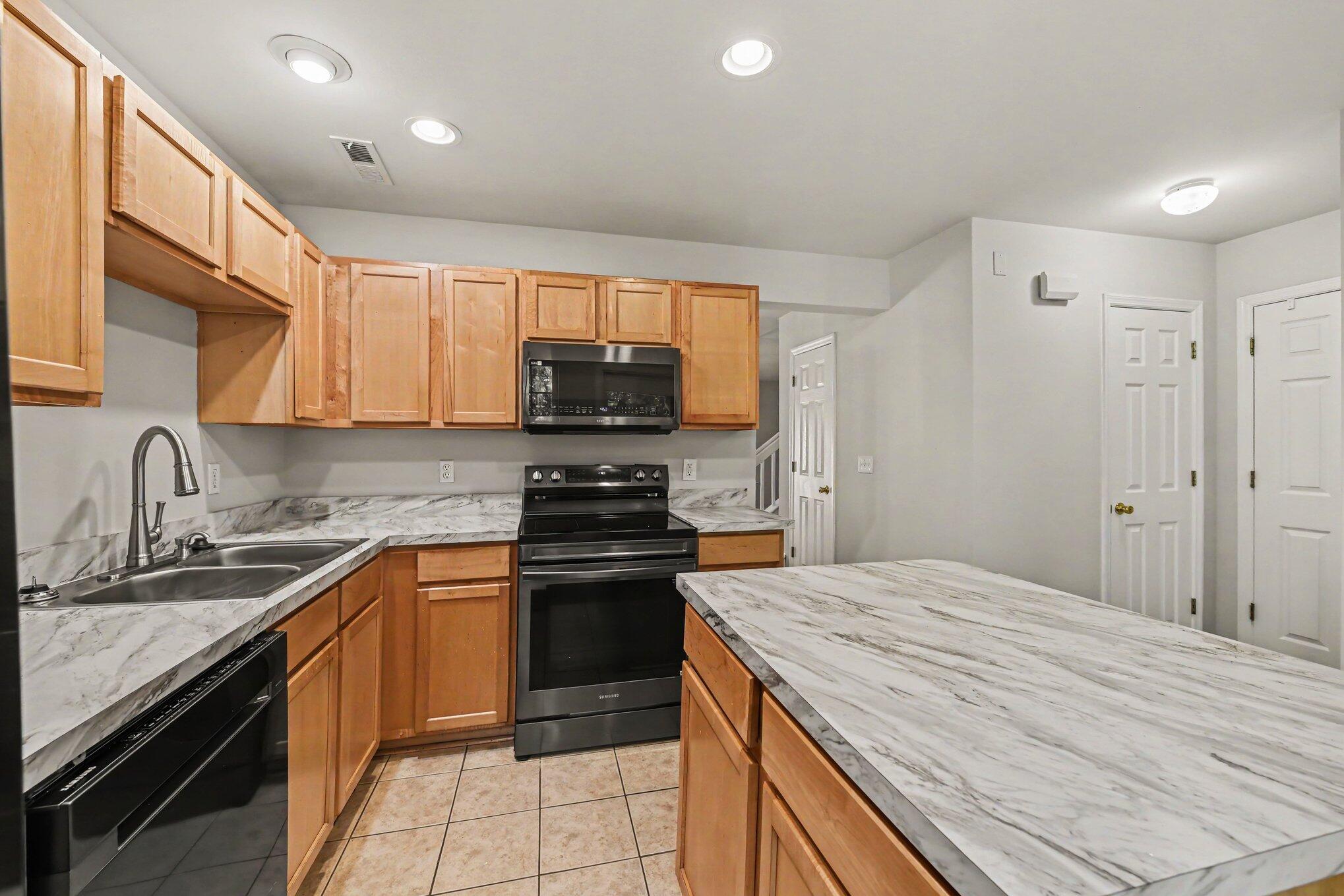 446 Doane Way Charleston, SC 29492 - Photo 7 of 24