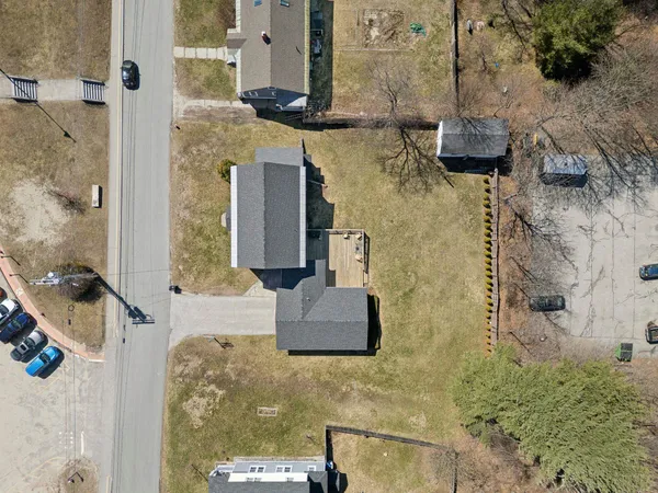 $395,000 | 20 School Street, Newport, NH 03773