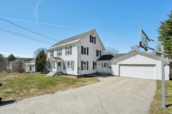 $395,000 | 20 School Street, Newport, NH 03773
