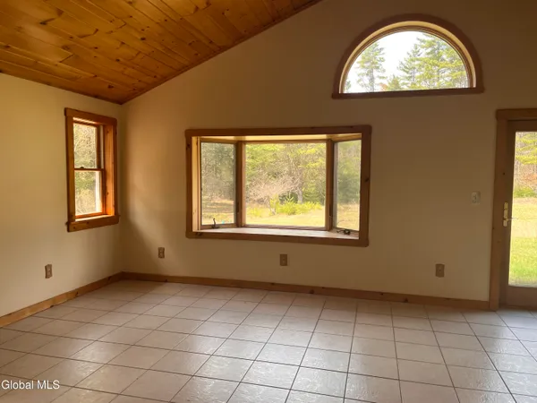 $865,000 | 100 Fish Hollow Road, Chester, NY 12853