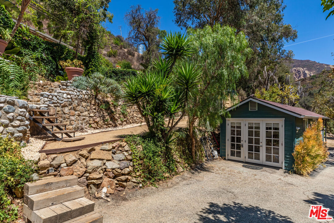 2961 Gorge Road Malibu, CA 90265 - Photo 23 of 58 Gallery Image 23
