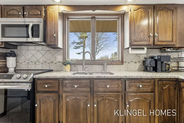 $1,300,000 | 19094 Walden Drive, Spring Lake, MI 49456