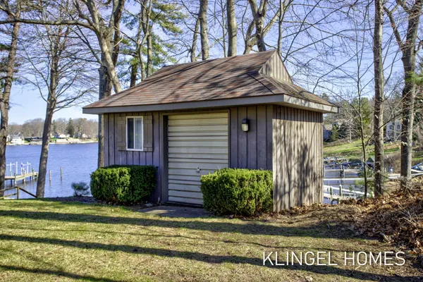 $1,300,000 | 19094 Walden Drive, Spring Lake, MI 49456